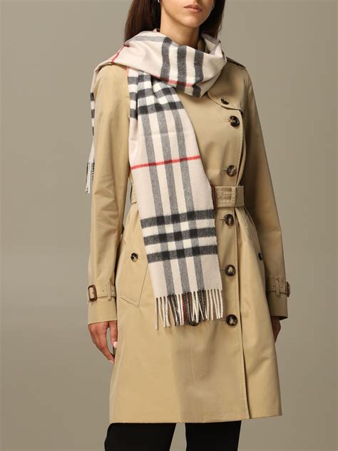 beige jacke burberry|burberry cashmere check scarf beige.